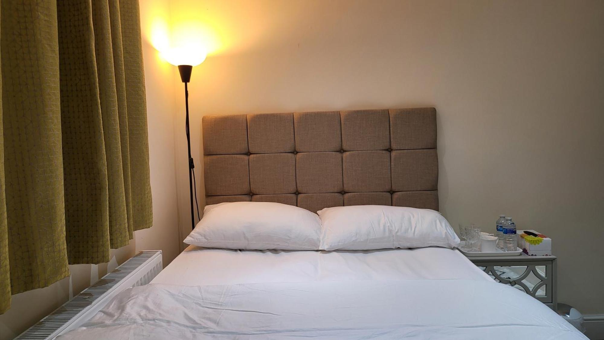 Homestay Nest & Rest En-suite Ashford (Surrey)
