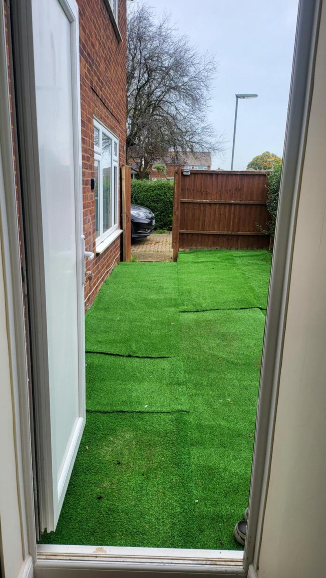 Nest & Rest En-suite Homestay Ashford (Surrey)
